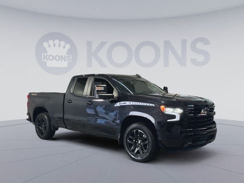 Used 2023 Chevrolet Silverado 1500 RST w/ Protection Package AWD/4WD image 2