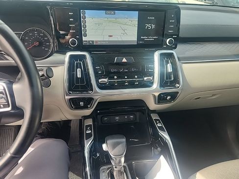 Used 2021 Kia Sorento SX FWD image 23