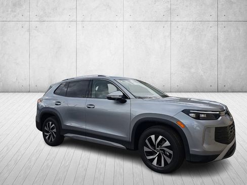 New 2025 Volkswagen Tiguan S image 3