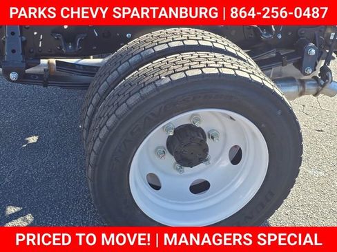 New 2025 Chevrolet Low Cab Forward image 17