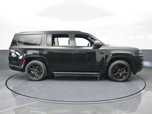 Used 2023 Jeep Wagoneer Series II image 7