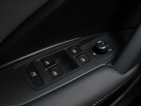 New 2025 Volkswagen Tiguan SE R-Line image 17