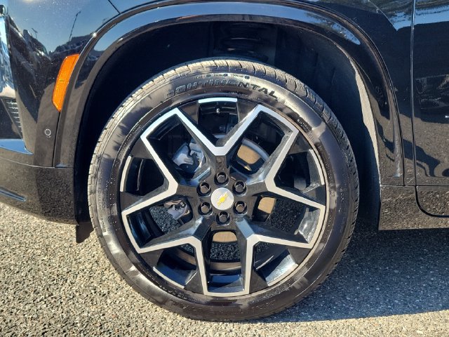 Used 2025 Chevrolet Traverse High Country w/ LPO, Floor Liner Package AWD/4WD image 5