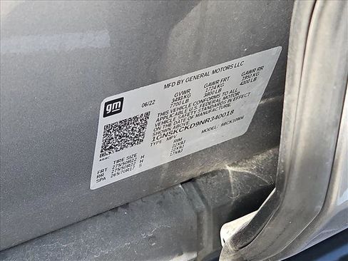 Used 2022 Chevrolet Suburban LT w/ Luxury Package image 17