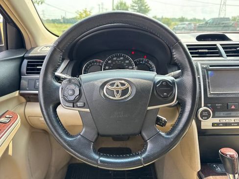 Used 2012 Toyota Camry XLE w/ Leather Pkg FWD image 21