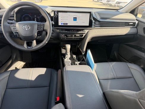 Used 2026 Toyota Camry XLE FWD image 9