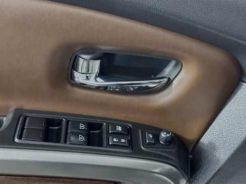 Used 2017 Nissan Titan Platinum Reserve image 16