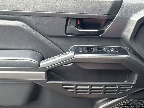 Certified 2025 Toyota Tacoma SR5 image 11