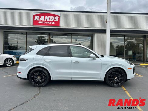 Used 2022 Porsche Cayenne Turbo S w/ Assistance Package image 1