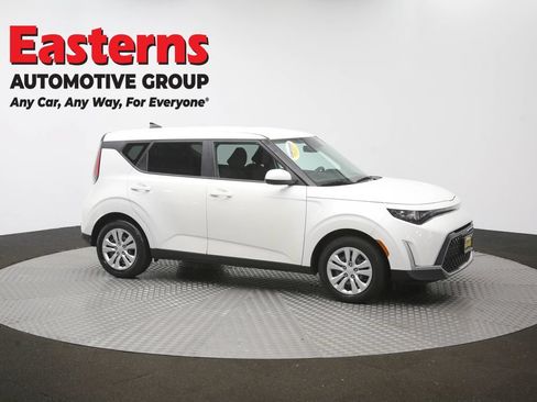 Used 2023 Kia Soul LX FWD image 46