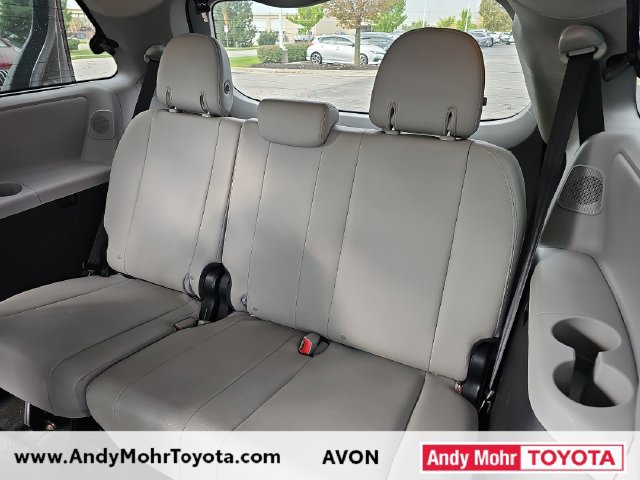 Used 2018 Toyota Sienna Limited FWD image 18