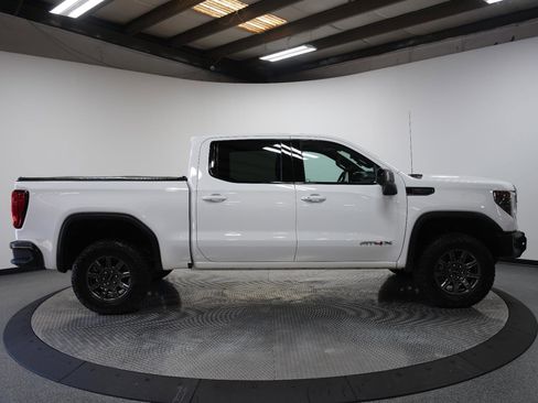 Used 2024 GMC Sierra 1500 AT4X image 10