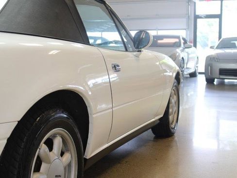 Used 1990 MAZDA MX-5 Miata RWD image 25