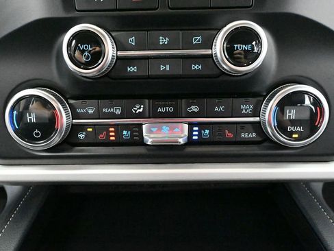 Used 2024 Ford Expedition Max XLT image 33