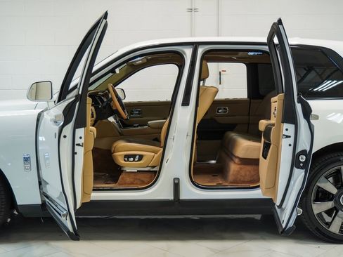 Used 2020 Rolls-Royce Cullinan image 9