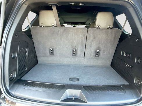 Used 2023 GMC Yukon SLT image 28