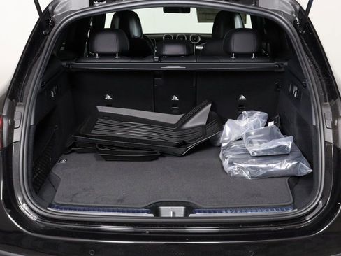 Used 2025 Mercedes-Benz GLC 350e 4MATIC image 11