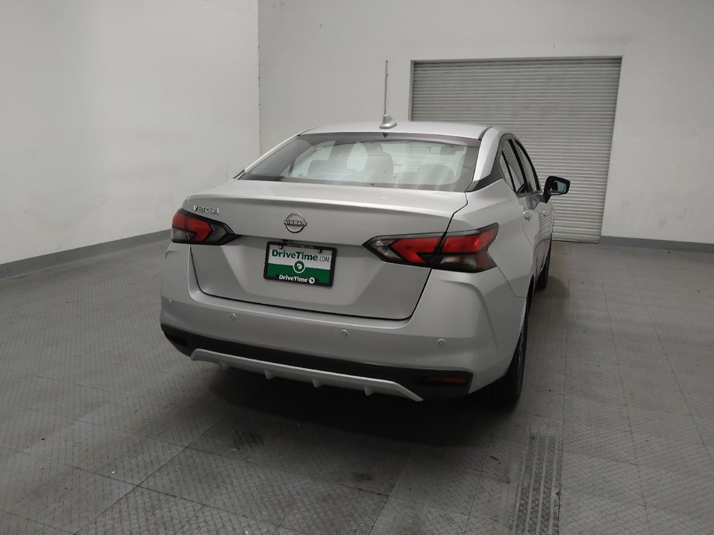 Used 2025 Nissan Versa SV FWD image 7