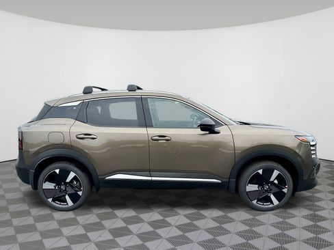 New 2026 Nissan Kicks SR w/ Cold Weather Package image 5