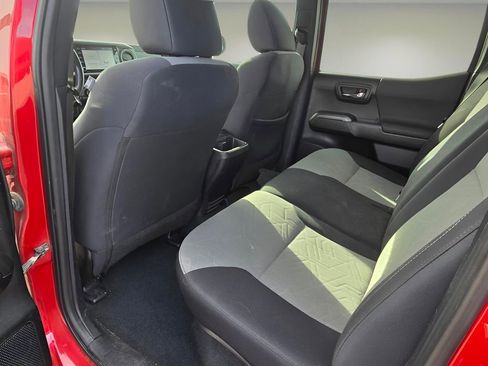 Used 2021 Toyota Tacoma TRD Off-Road image 15