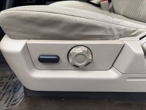 Used 2009 Ford F150 XLT image 38