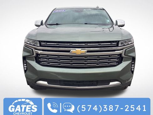 Used 2023 Chevrolet Suburban Premier image 2