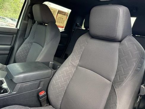 Used 2025 Toyota Tacoma SR5 RWD image 10