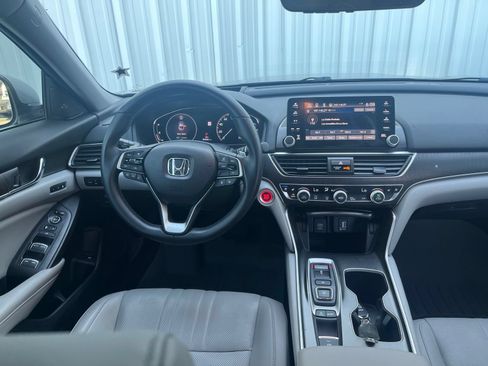 Used 2018 Honda Accord Touring image 23