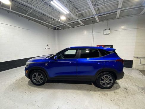 Used 2021 Kia Seltos LX image 3