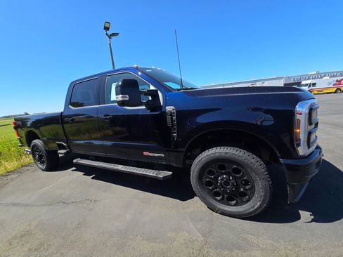 New 2025 Ford F250 Lariat w/ Lariat Ultimate Package image 5