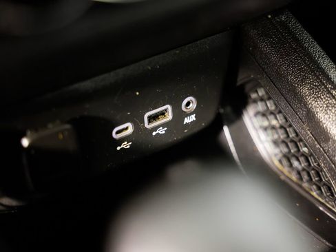 Used 2023 Chevrolet TrailBlazer LT image 25