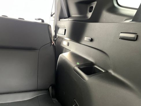 Used 2025 Mitsubishi Outlander SE image 31