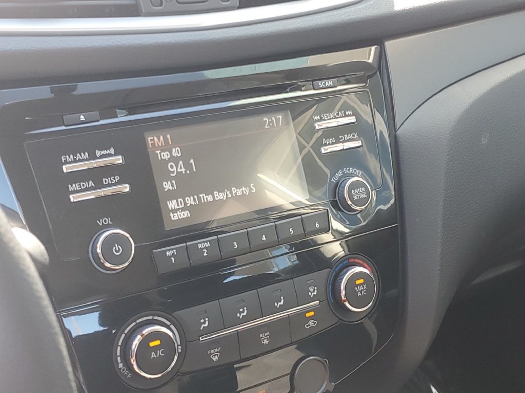 Used 2016 Nissan Rogue S AWD/4WD image 31