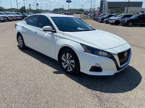 Used 2022 Nissan Altima 2.5 S FWD image 8