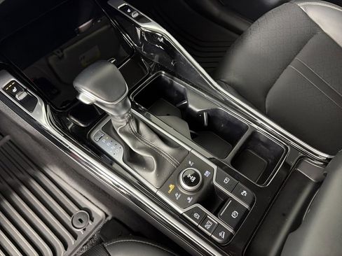 Used 2023 Kia Sorento SX image 22