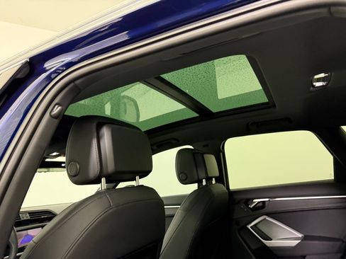 Used 2025 Audi Q3 2.0T Premium w/ Convenience Package image 16