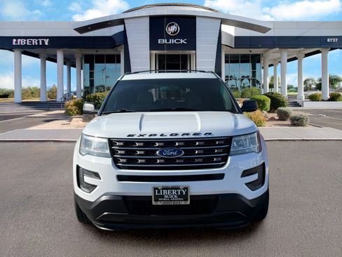 Used 2016 Ford Explorer FWD image 4