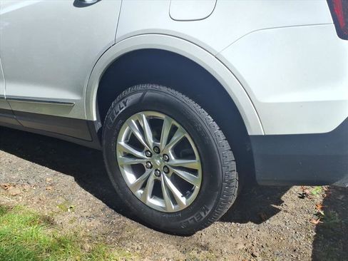 Certified 2022 Cadillac XT5 Luxury image 6