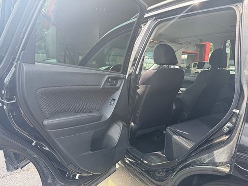 Used 2018 Subaru Forester 2.5i Premium AWD/4WD image 6
