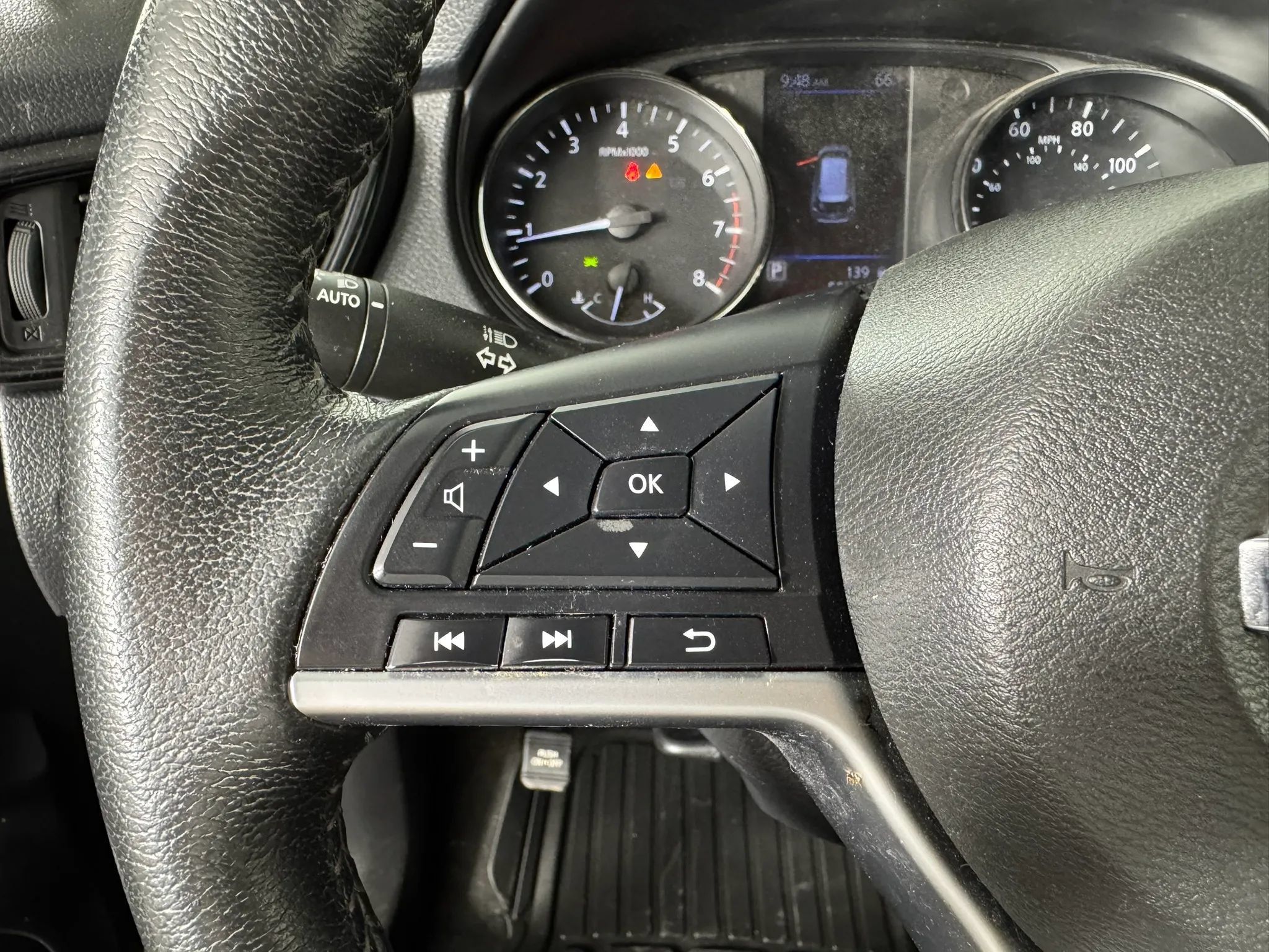 Used 2020 Nissan Rogue SV AWD/4WD image 15