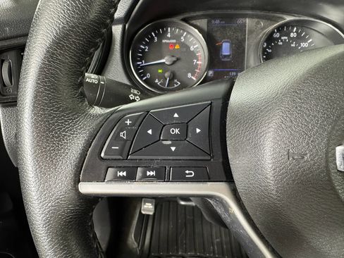 Used 2020 Nissan Rogue SV AWD/4WD image 15