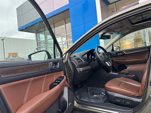 Used 2017 Subaru Outback 2.5i Touring w/ Popular Package #5A image 20