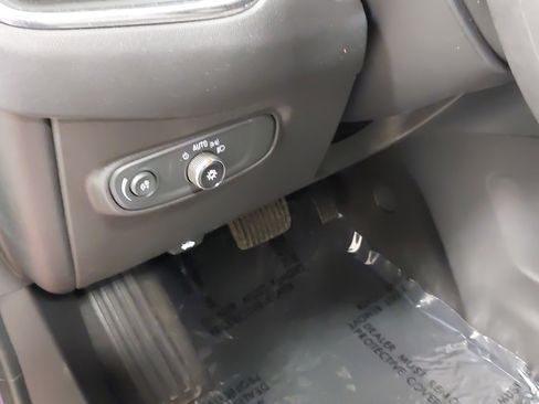 Used 2023 Chevrolet Equinox LS w/ LS Convenience Package image 23