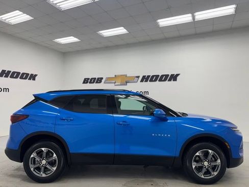 Used 2024 Chevrolet Blazer LT w/ Convenience Package FWD image 4