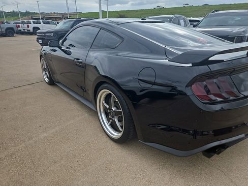 Used 2019 Ford Mustang GT w/ GT Performance Package image 9