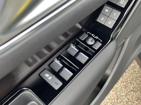 New 2026 Land Rover Range Rover Velar Dynamic SE image 22