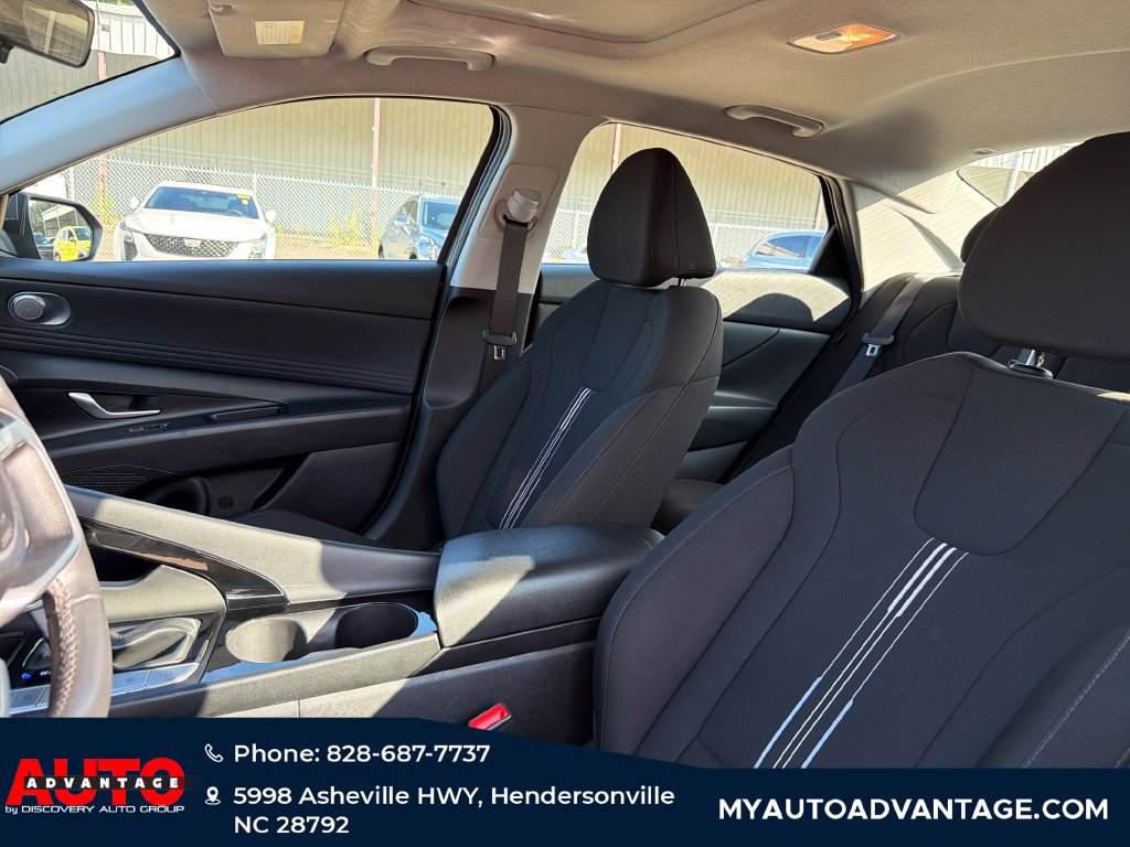 Used 2025 Hyundai Elantra SEL FWD image 13