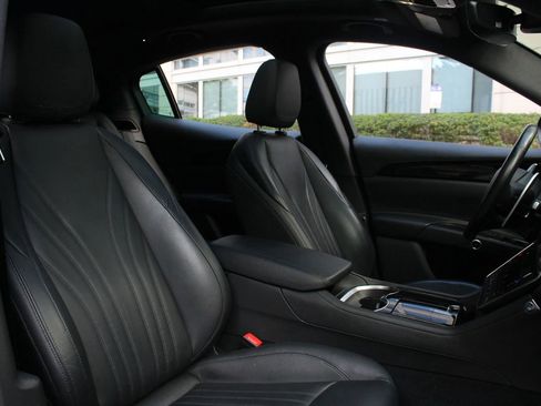 Used 2023 Maserati Grecale GT image 29