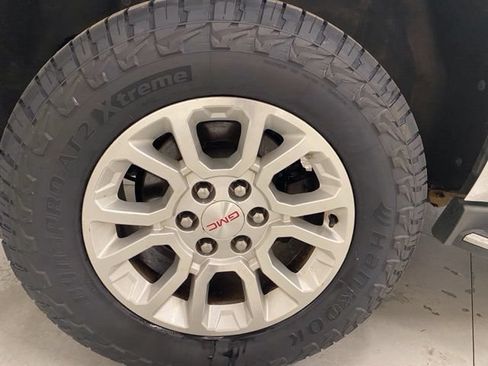 Used 2016 GMC Yukon SLT AWD/4WD image 38