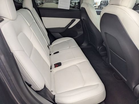 Used 2022 Tesla Model Y Performance image 13